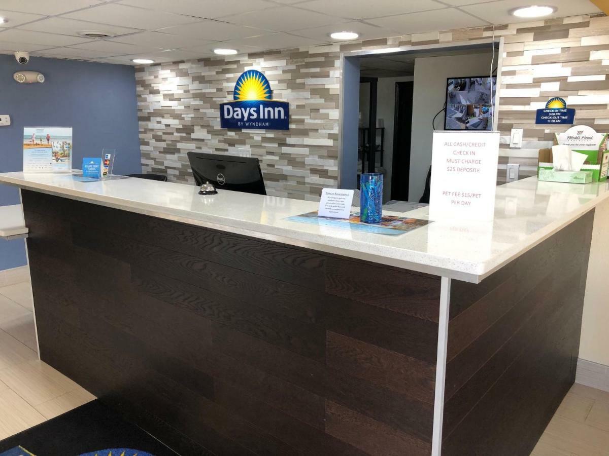 Days Inn By Wyndham King-Winston Salem Area Buitenkant foto